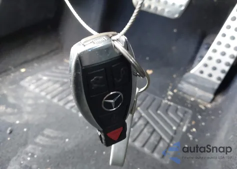 2013 Mercedes-Benz C 300 Sport 4Matic из США, поврежденный, VIN WDDGF8AB0DG144324